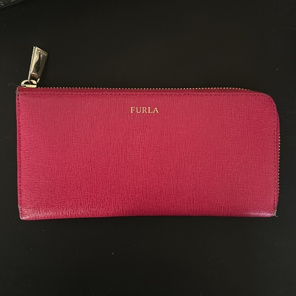 Furla Pink Zip Around SALE - Picture 2 of 10